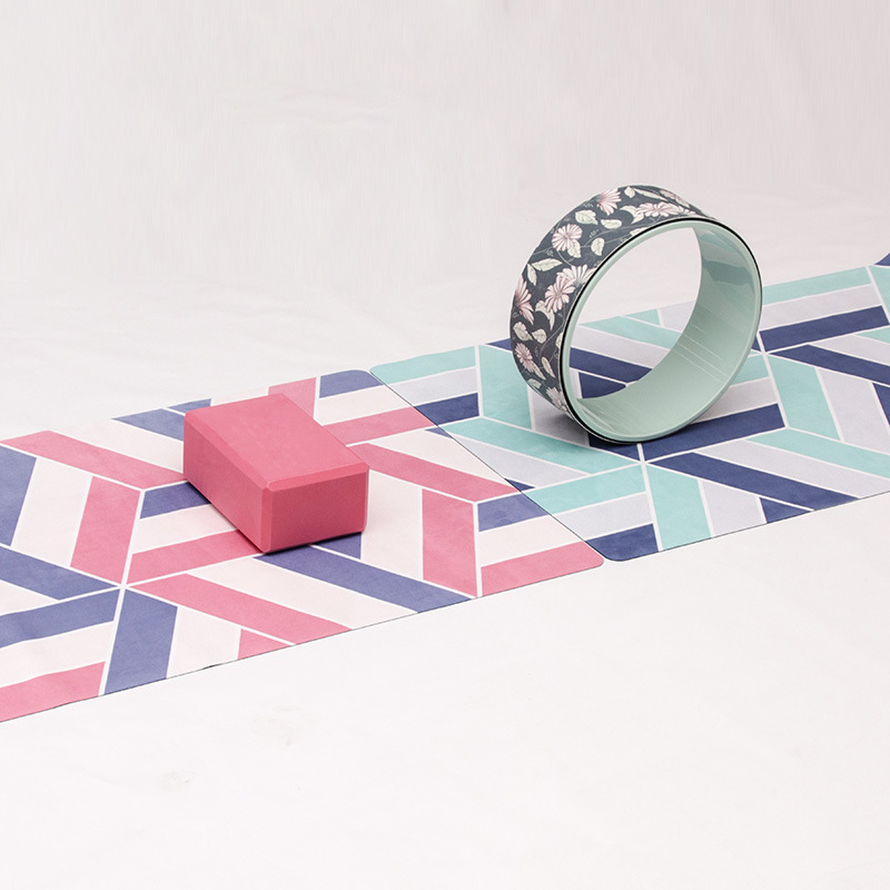 Natural rubber suede yoga mat travel non-slip2